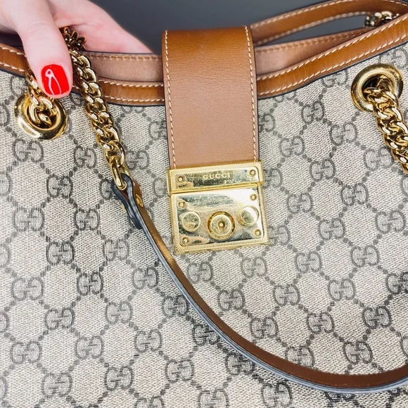 Gucci Shoulder Bag - Picture 7 of 12